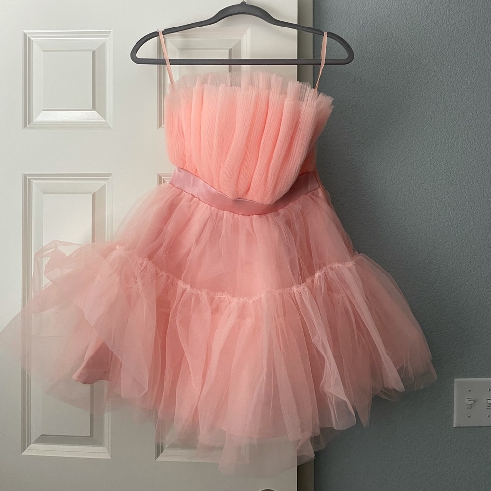 pink strapless tule dress